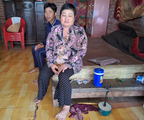 Người mẹ bệnh tật và người con trai hiếu thảo