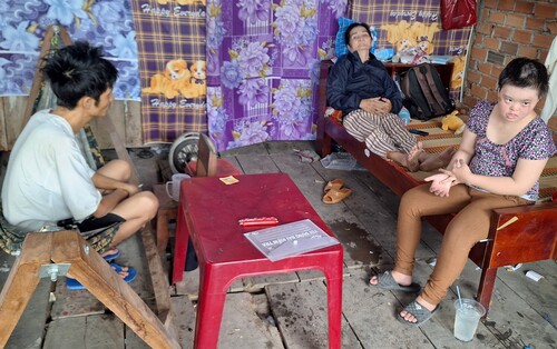 Nỗi đau bệnh tật tràn ngập căn nhà nhỏ