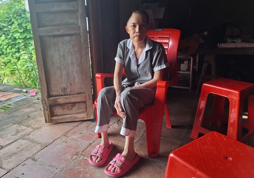 Tai nạn giao thông đã cướp đi sức khoẻ của người phụ nữ nghèo khó