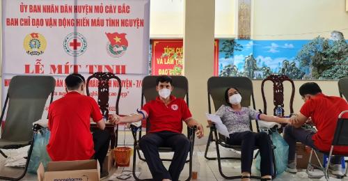 Hội Chữ thập đỏ huyện Mỏ Cày Bắc tổ chức Mít tinh hưởng ứng ngày  “Toàn dân hiến máu tình nguyện 7/4” và vận động hiến máu đợt 2 năm 2022