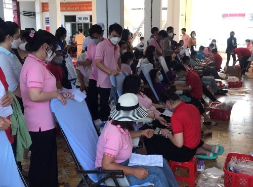 Hội Chữ thập đỏ huyện Bình Đại vận động hiến máu tình nguyện đợt 2 năm 2022