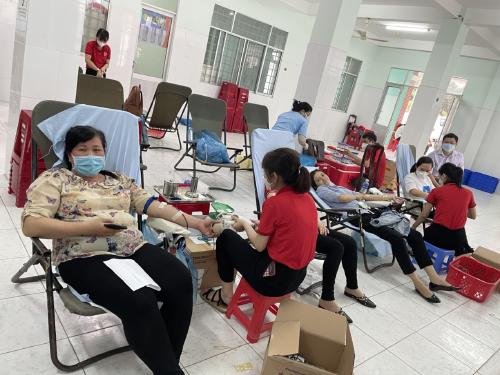 Huyện Hội Giồng Trôm tổ chức ngày “Hiến giọt máu đào – trao người sự sống”