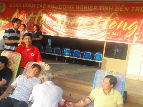 Công đoàn các khu công nghiệp tỉnh tổ chức Lễ hội xuân hồng và hiến máu Tết Giáp ngọ