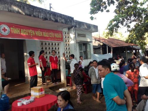 Huyện Mỏ Cày Nam tổ chức hiến máu tình nguyện hưởng ứng "Tháng nhân đạo" năm 2018