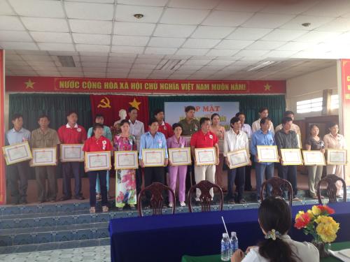 Huyện Bình Đại họp mặt tôn vinh người hiến máu tình nguyện