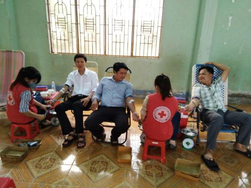 Hiến máu tình nguyện huyện Mỏ Cày Bắc