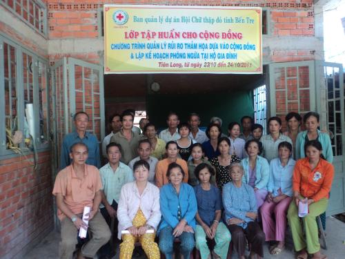 Hội Chữ thập đỏ tỉnh Bến Tre tổ chức tập huấn "Quản lý rủi ro thảm họa dựa vào cộng đồng và lập kế hoạch phòng ngừa tại hộ gia đình" 